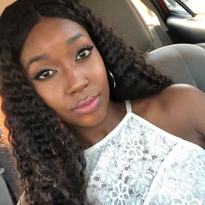 Meet your Posher, Camille